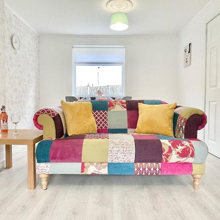 Apartmán Hazel House - Vibrant 2 Bed House In Wishaw Wishaw  Exteriér fotografie
